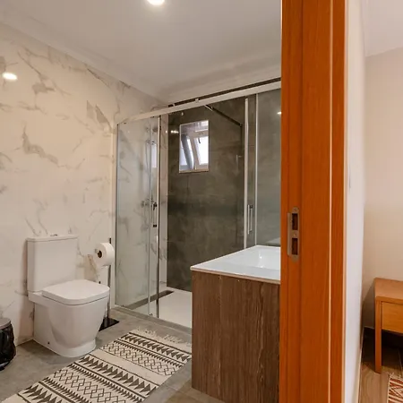 Casa Da Adega * Lamas de Olo